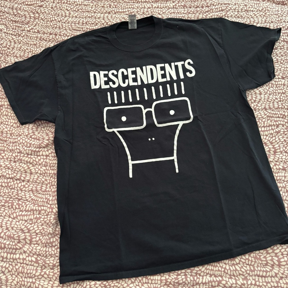 Gildan Black Decedents Short Sleeve Band Tee with Minimalist Graphic
